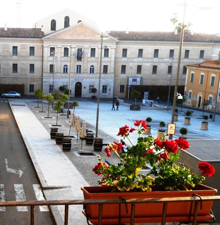 B&B Le Finestre Su Via Cavour Sassari Dış mekan fotoğraf
