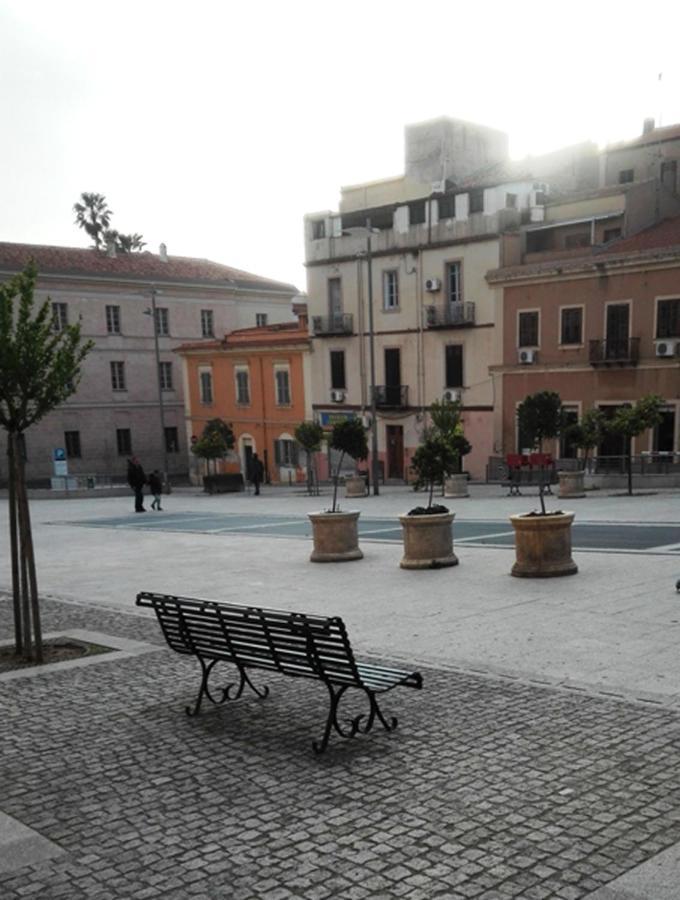 B&B Le Finestre Su Via Cavour Sassari Dış mekan fotoğraf