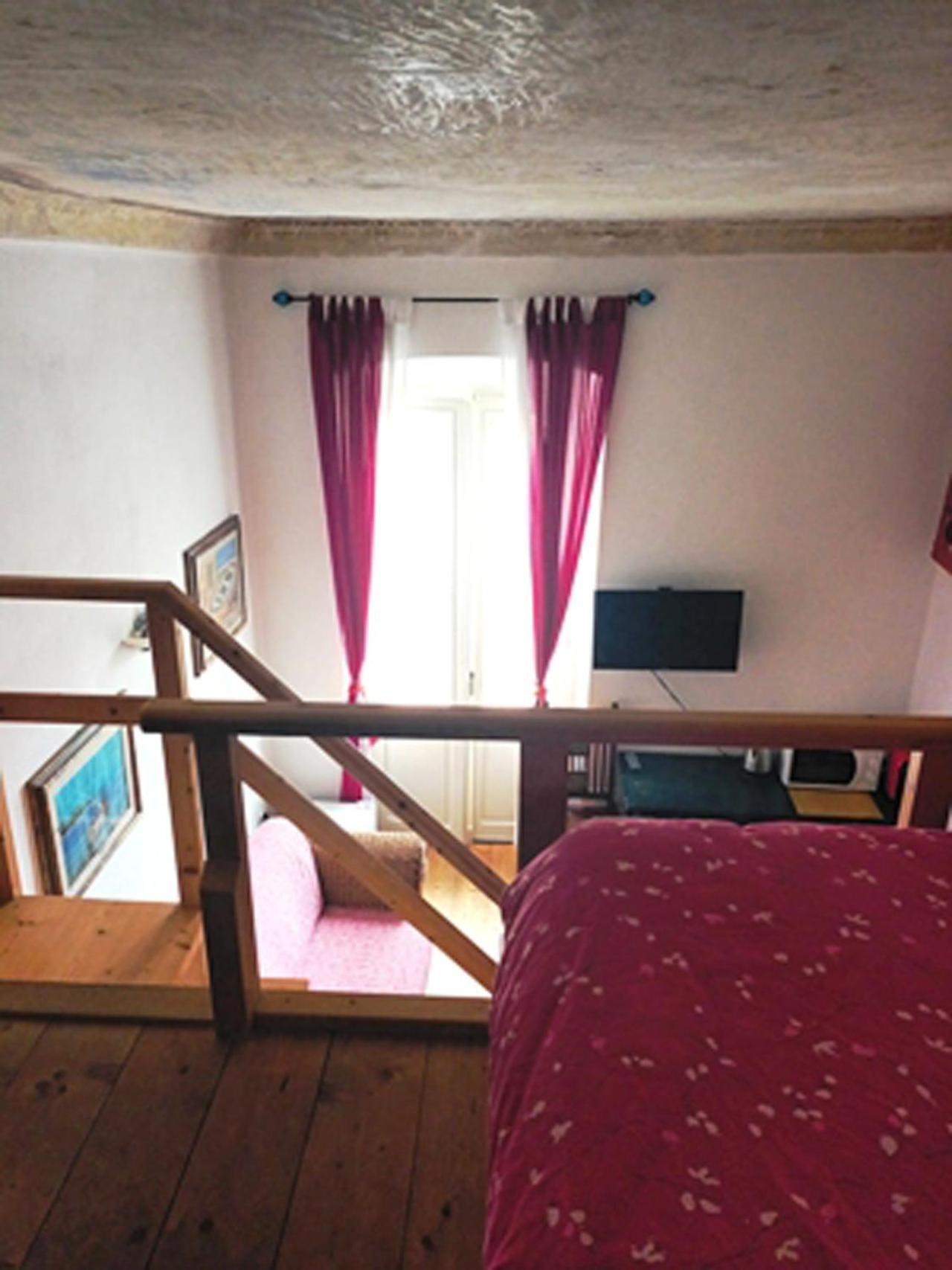 B&B Le Finestre Su Via Cavour Sassari Oda fotoğraf