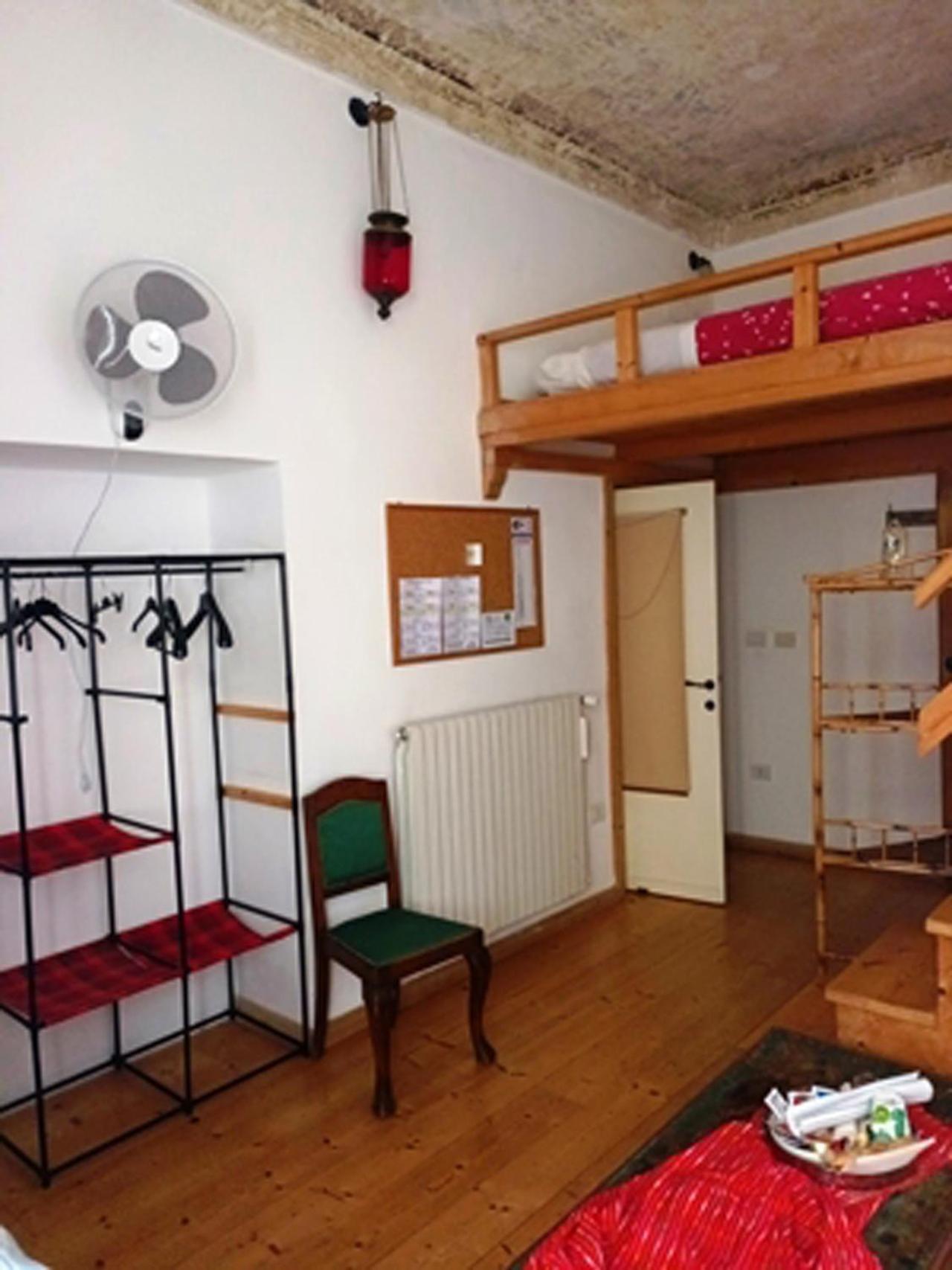 B&B Le Finestre Su Via Cavour Sassari Oda fotoğraf