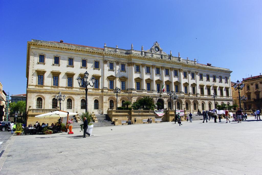 B&B Le Finestre Su Via Cavour Sassari Dış mekan fotoğraf