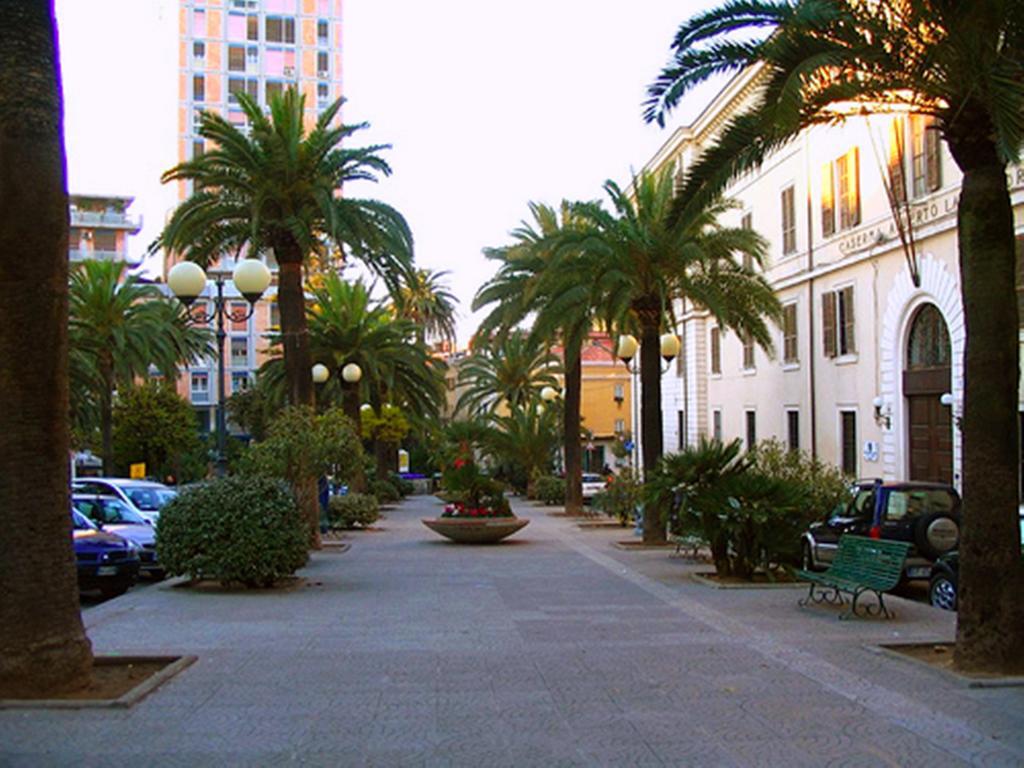 B&B Le Finestre Su Via Cavour Sassari Dış mekan fotoğraf